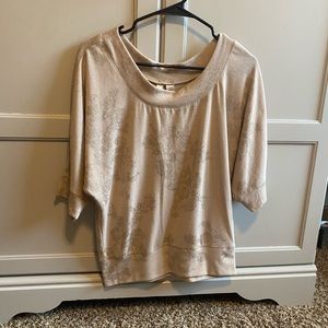 Eyeshadow cream/gold women’s top. Size large